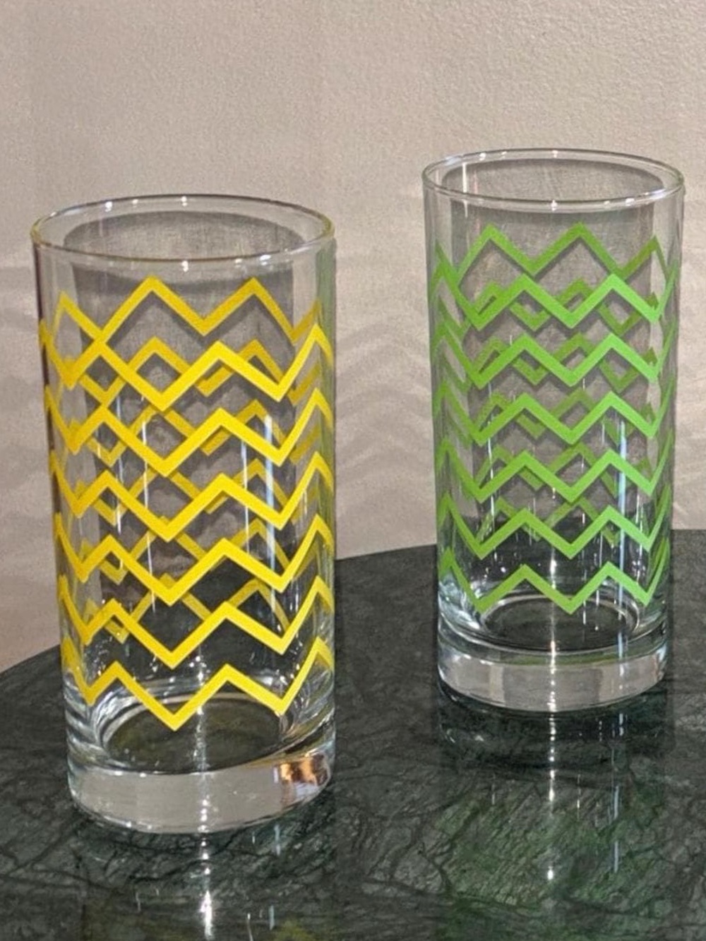 ✨VTG Crisa Zig Zag Herringbone Yellow & Green Glasses Set of 2✨ chevron pattern